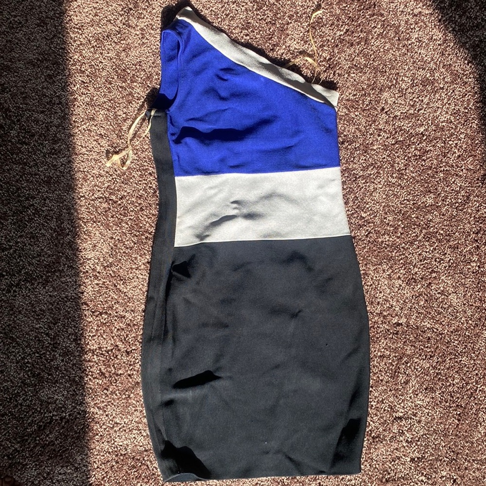 Guess by Marciano body con dress size m